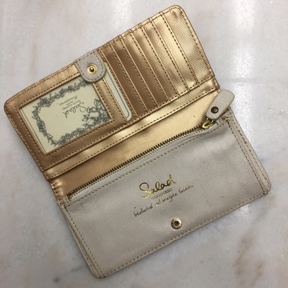 Ivory & Gold Wallet with flower decal 🤍 - Picture 2 of 4